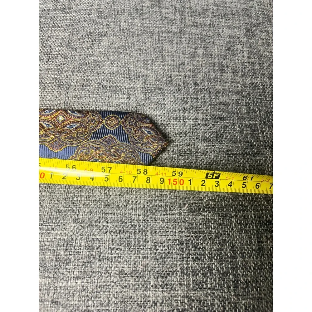 Jos. A. Bank Signature Gold Blue Gold Medallion Paisley 100% Silk Tie Hand Made